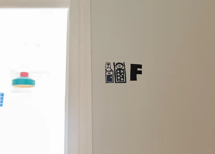 Vishostel ויסאו